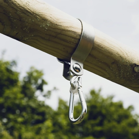 Gungbeslag för runda bommar