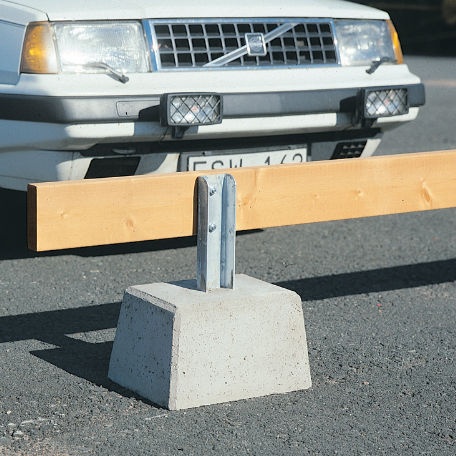 Parkeringsräcke fristående med betongfot