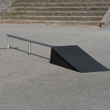 Skateboardramper | Skateramp med rail