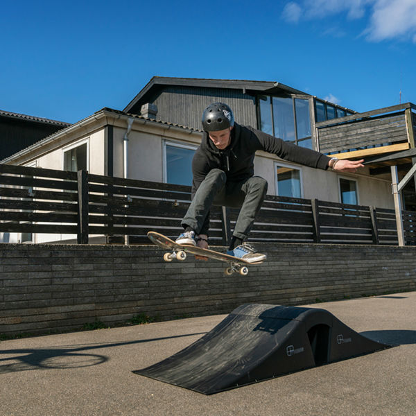 Skateboardramper | Skaterampset med böjd topp