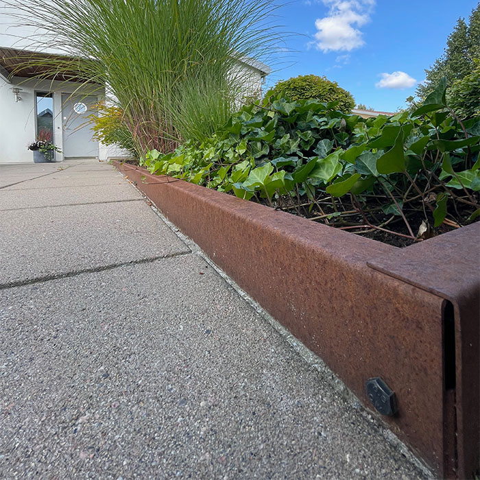 Rabattkanter & Trädringar | Bockad rabattkant Hög i Corten 2mm, Wernamo Design